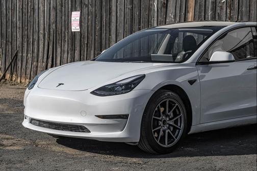 2022 Tesla Model 3 Standard Range