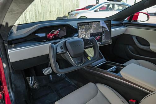 2023 Tesla Model S Plaid