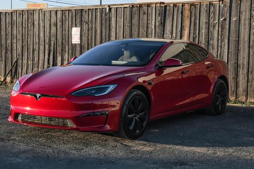 2023 Tesla Model S Plaid