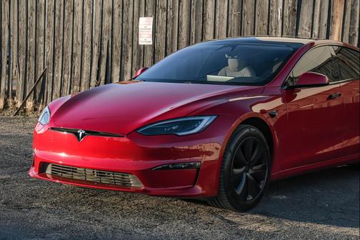 2023 Tesla Model S Plaid