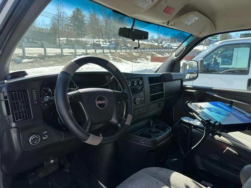 White 2013 GMC Savana 1500 Van 3D