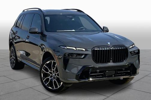 Gray Metallic 2024 BMW X7 xDrive40i
