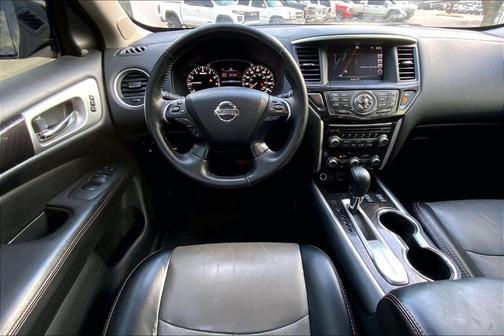 2019 Nissan Pathfinder SL