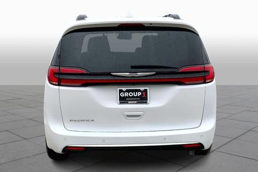 2022 Chrysler Pacifica Touring-L