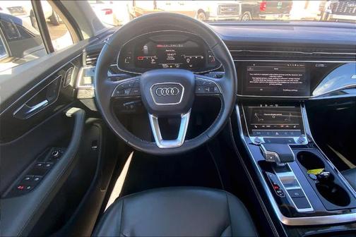 2025 Audi Q7 55 Premium Plus