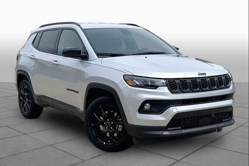 Silver Zynith Metallic Clearcoat 2025 Jeep Compass Latitude