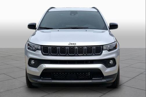Silver Zynith Metallic Clearcoat 2025 Jeep Compass Latitude