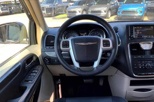 2015 Chrysler Town & Country Touring