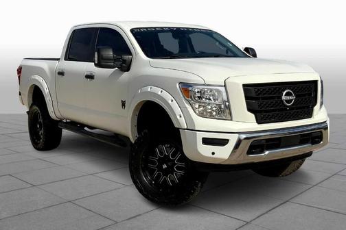 2023 Nissan Titan SV