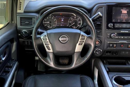 2023 Nissan Titan SV