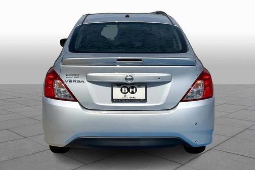 2017 Nissan Versa 1.6 S+