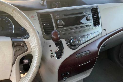 2013 Toyota Sienna XLE