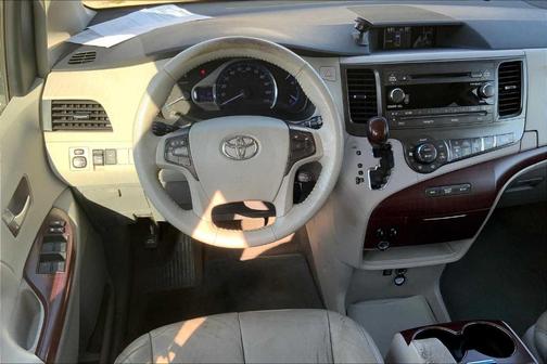 2013 Toyota Sienna XLE