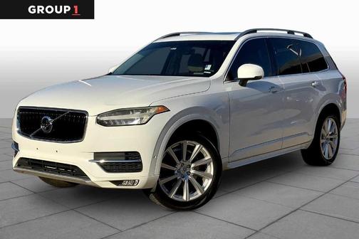 Crystal White Pearl Metallic 2017 Volvo XC90 T5 Momentum