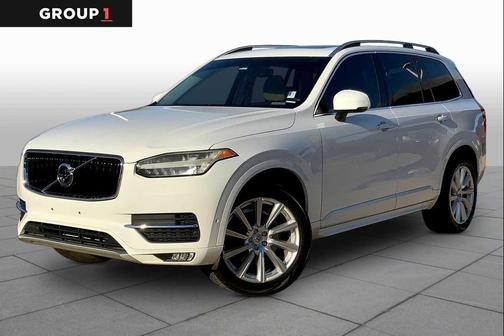 Crystal White Pearl Metallic 2017 Volvo XC90 T5 Momentum