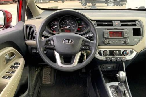 Photo 5 of 34 of 2013 Kia Rio LX