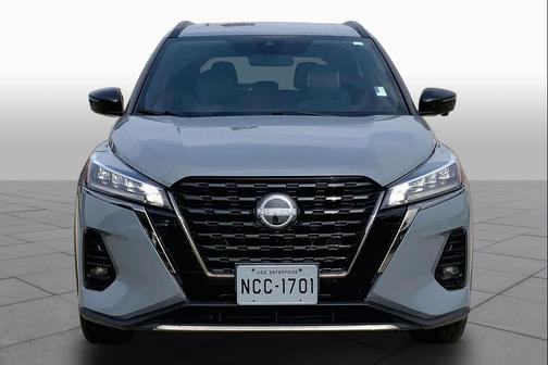 Boulder Gray Pearl 2024 Nissan Kicks SR