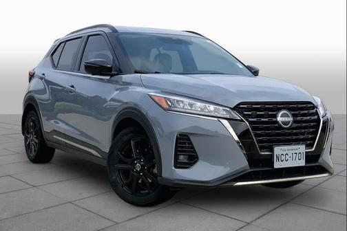 Boulder Gray Pearl 2024 Nissan Kicks SR