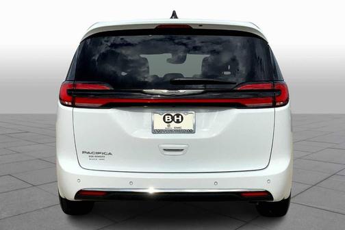 2024 Chrysler Pacifica Touring-L