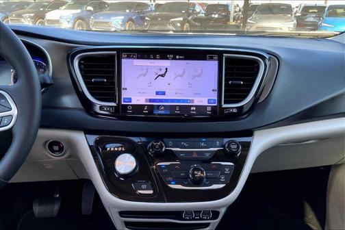 2024 Chrysler Pacifica Touring-L