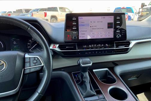 2023 Toyota Sienna XLE