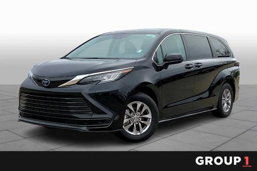 2022 Toyota Sienna LE