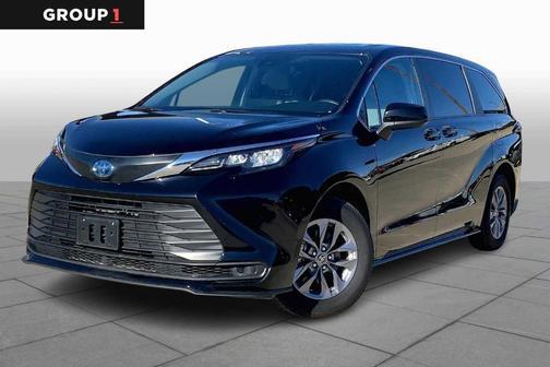 2024 Toyota Sienna LE