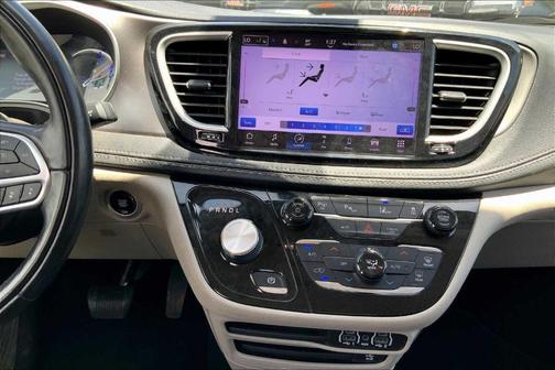 2022 Chrysler Pacifica Hybrid Touring L