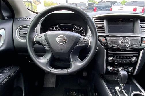 Brilliant Silver Metallic 2019 Nissan Pathfinder SV