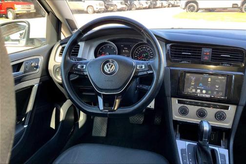 2015 Volkswagen Golf TSI S