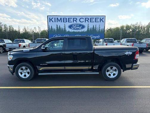 Diamond Black Crystal Pearlcoat 2022 RAM 1500 Big Horn/Lone Star