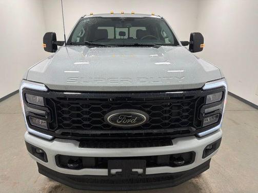 Avalanche 2026 Ford F-350 XLT