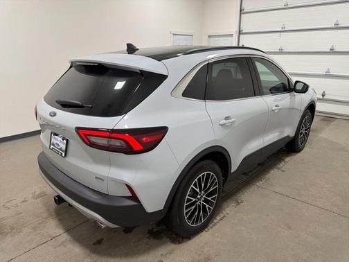 2026 Ford Escape PHEV SE