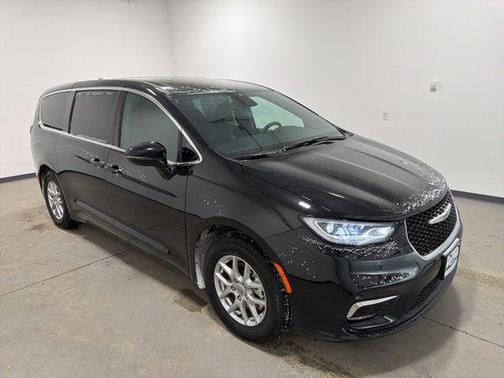 2025 Chrysler Pacifica L