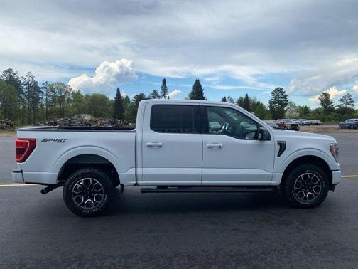 Oxford White 2023 Ford F-150 XLT