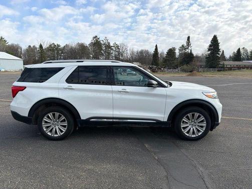 Star White Metallic Tri-Coat 2024 Ford Explorer Limited
