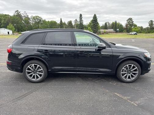 2024 Audi Q7 45 Premium Plus
