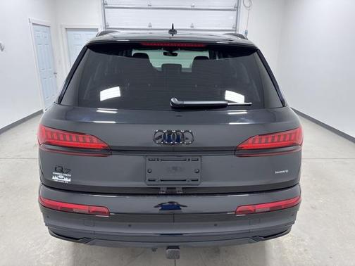 2024 Audi Q7 45 Premium Plus