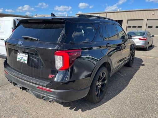 Photo 4 of 12 of 2020 Ford Explorer ST