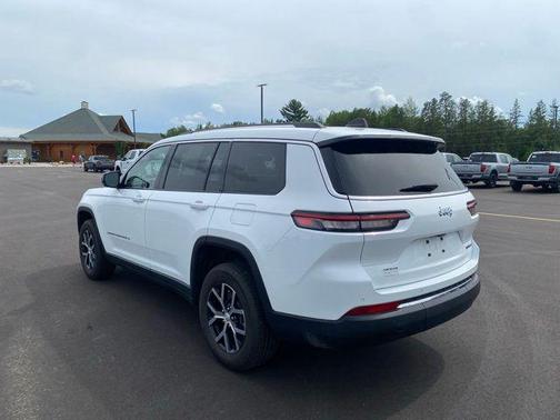 Bright White Clearcoat 2023 Jeep Grand Cherokee L Limited
