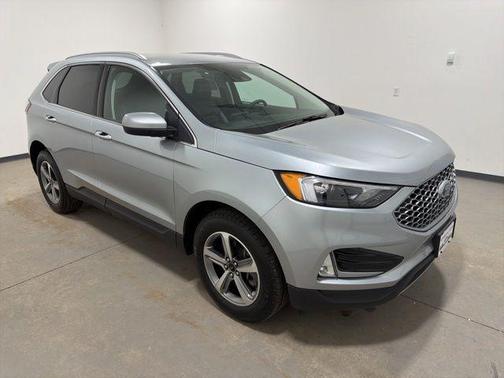 Iconic Silver Metallic 2024 Ford Edge SEL
