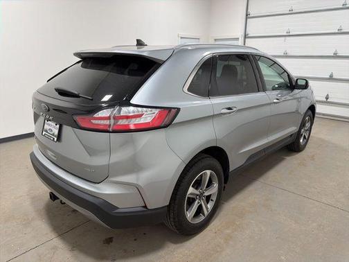 Iconic Silver Metallic 2024 Ford Edge SEL