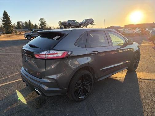 2022 Ford Edge ST