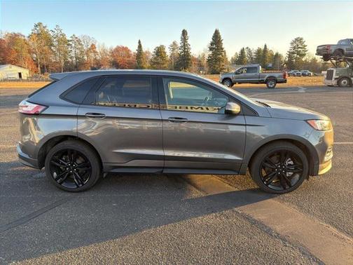 2022 Ford Edge ST