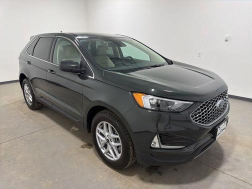 Forged Green Metallic 2024 Ford Edge SEL