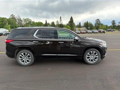 Brown Metallic 2019 Chevrolet Traverse Premier
