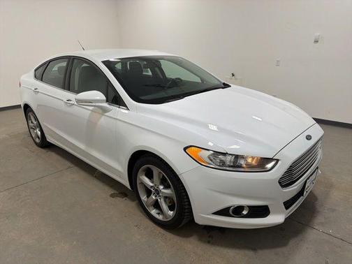 Oxford White 2016 Ford Fusion SE