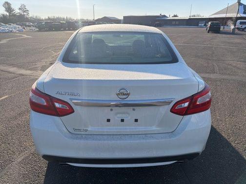 Pearl White 2017 Nissan Altima 2.5 S