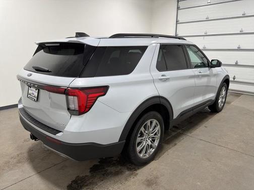 2026 Ford Explorer Active (200A)
