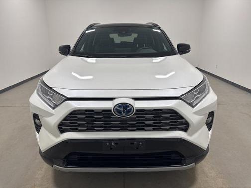 2020 Toyota RAV4 Hybrid SE